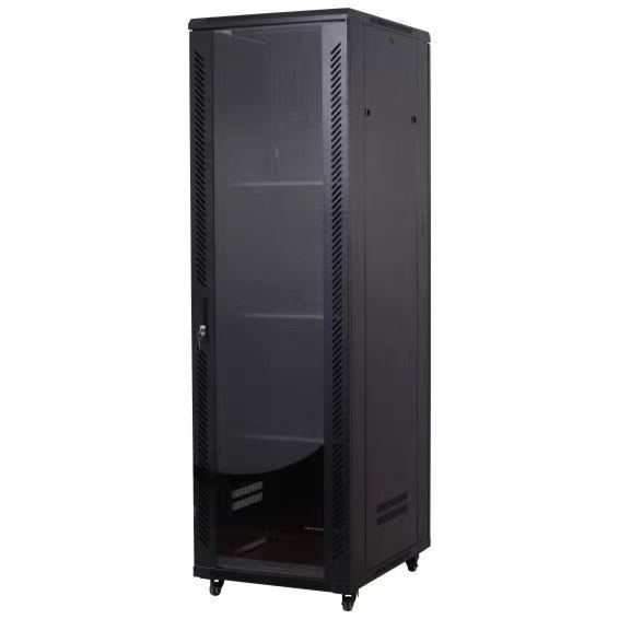 Lors du choix d'une armoire de réseau, dois-je choisir en fonction du poids total de l'équipement?